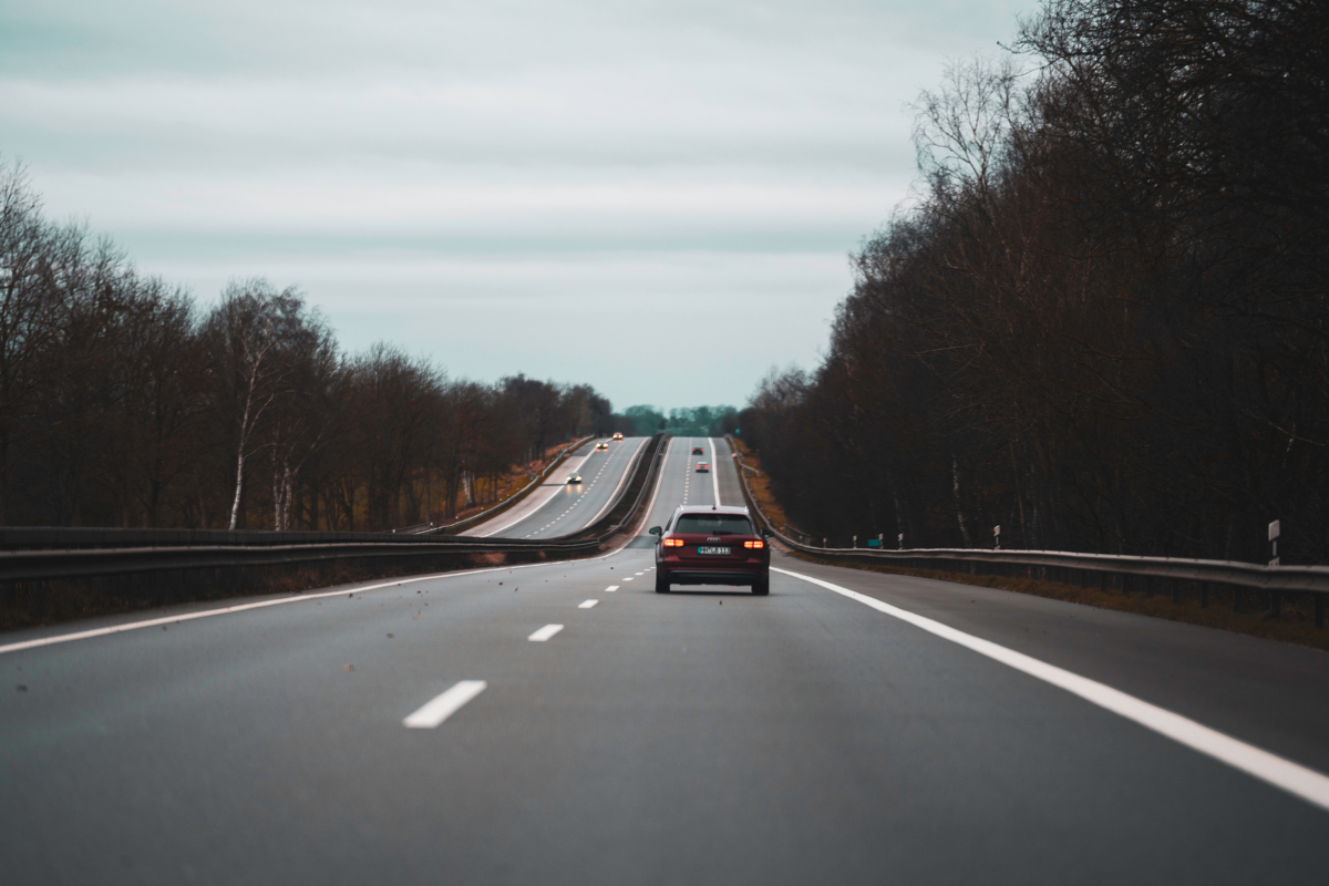 An image of a long highway.