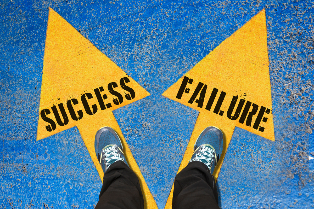 Two opposite arrows, directing to success and failure.